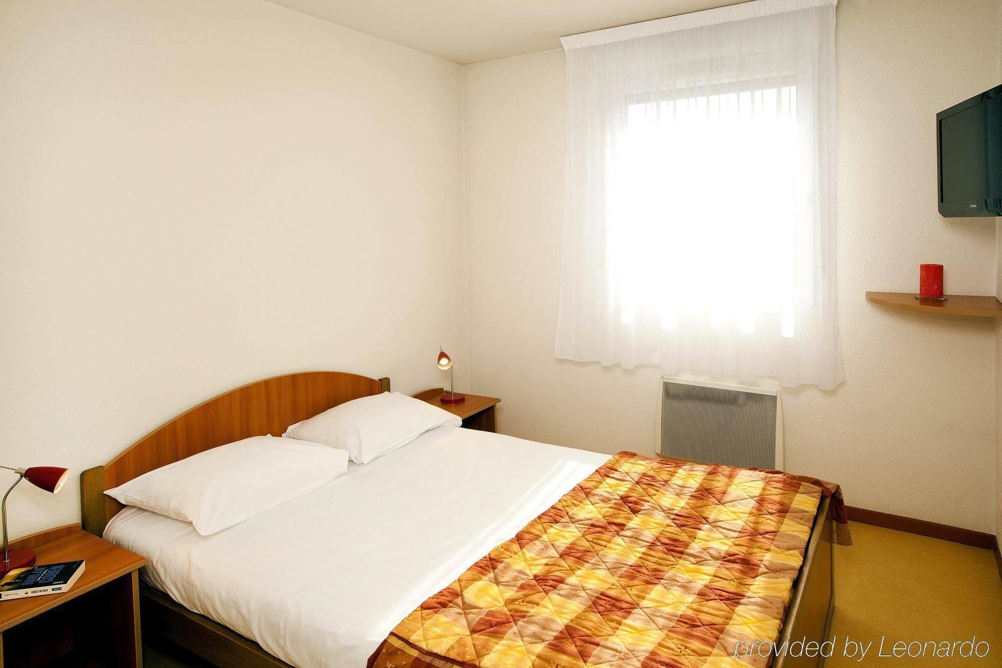 Aparthotel Sejours & Affaires Geneve Saint Genis Exterior foto